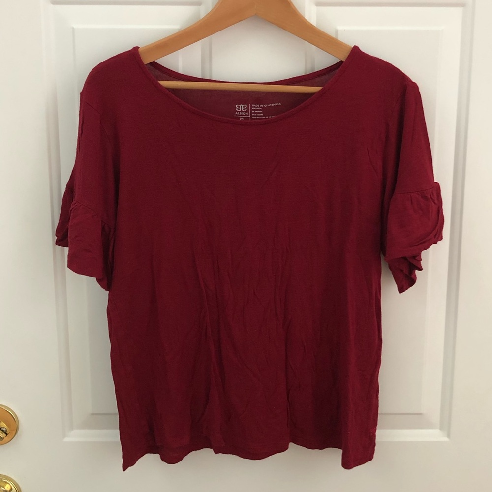 ALBION burgundy ruffle sleeve t-shirt size M